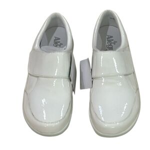 Alegria White Womens Clogs. Pearl Patent. Glossy Finish Size 36